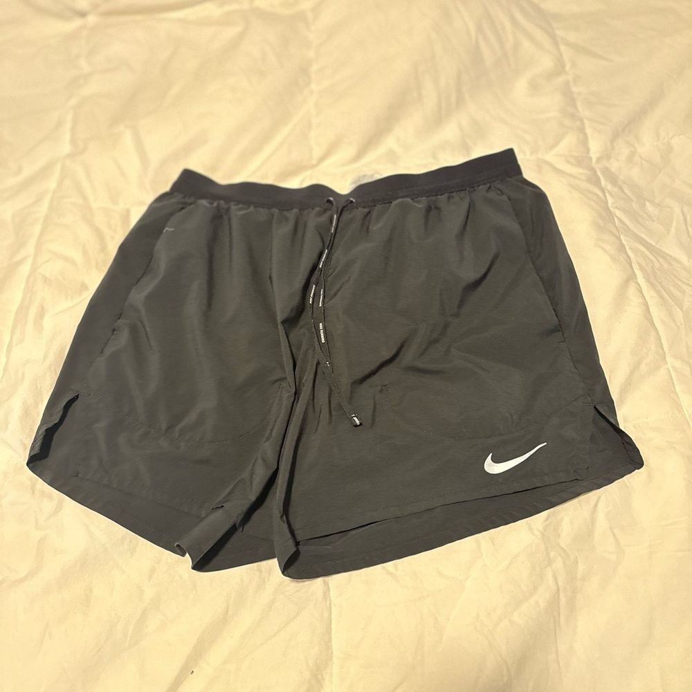 Nike Men’s 5 Inch Shorts Black Size Medium